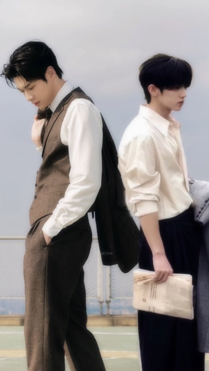 XoX52_4's tweet photo. 윤식과 시우, 둘 다 너무 잘생겼잖아… 파리 패션위크가 벌써 기대돼! 

YOONSIK SIWOO Pour Toujours
#YOONSIK_SIWOO_PFWSS27 https://t.co/bTPBhowccA
