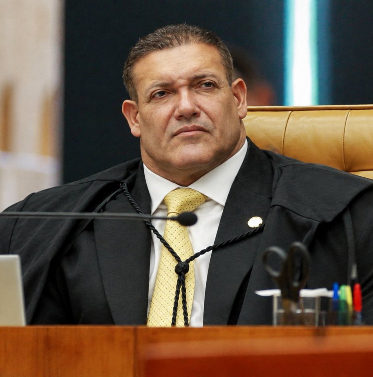 Caveira_Patriot's tweet photo. 🚨ELEIÇÕES: Nunes Marques concede direito de resposta a Flávio Bolsonaro após site de Lula associá-lo a milícias. https://t.co/F3JtQmbZP8