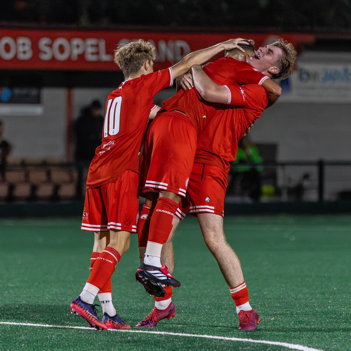 ChadFCDev's tweet photo. A resounding 4-1 victory for our reserves over @SpringheadAFC in tonight’s @THEMCRFL fixture. 

Superb, lads 👏 https://t.co/CnY1yYqyXA