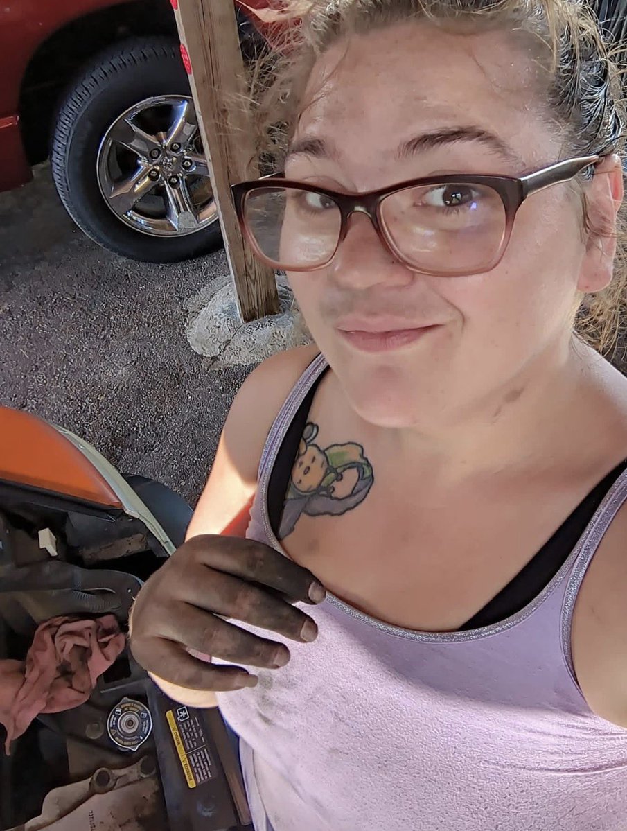 agraham_stacey's tweet photo. First kudos to mechanics!!! I see and feel why y'all don't have feelings in y'all's hands now ... Second when I got a man is cuz I want a man not cuz I need a man so if we have dated before it's because I wanted you not need you! I can do this shit myself! Thank you to all https://t.co/wypo3ZxNEv