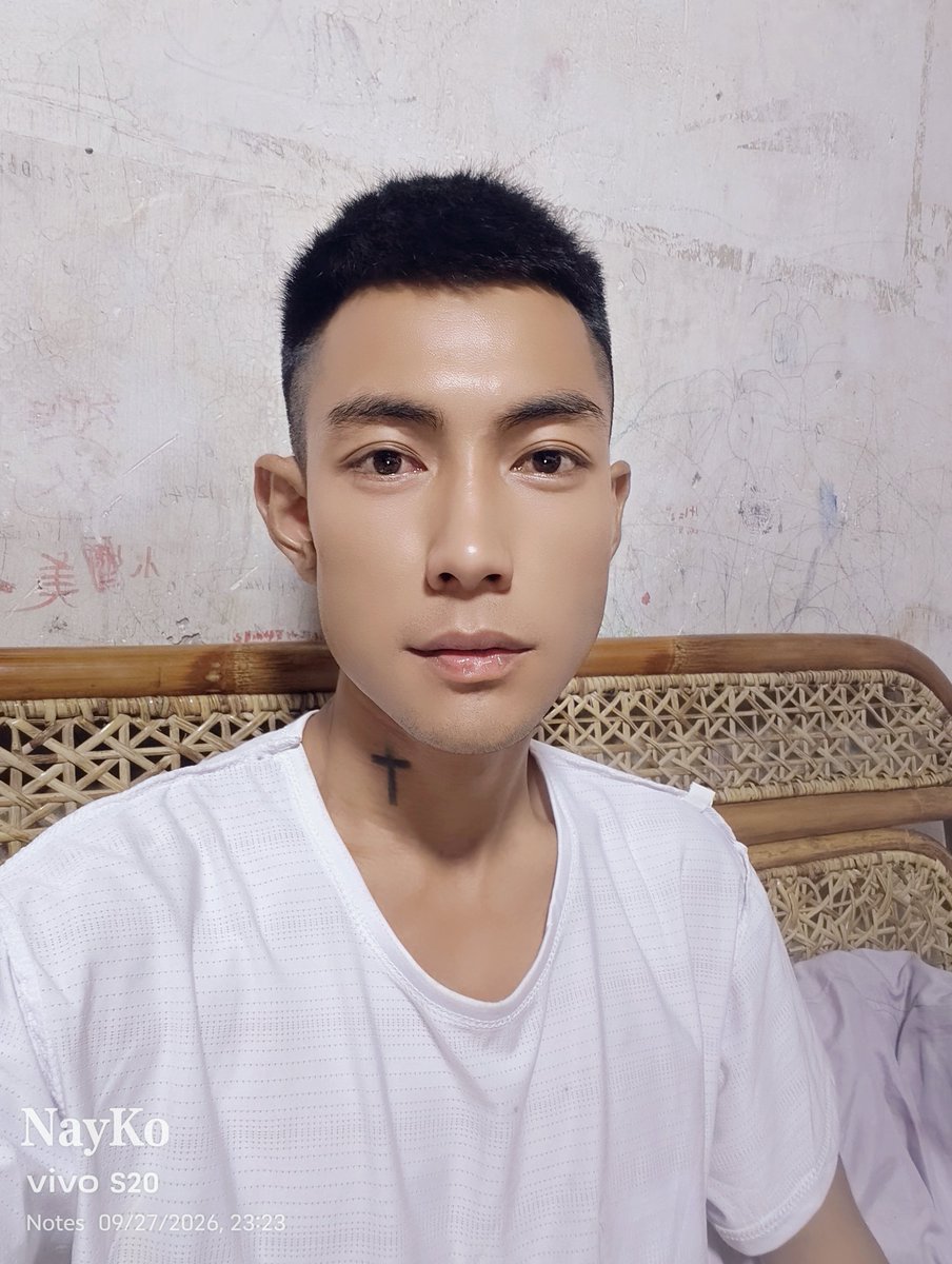 HanNayKo's tweet photo. WeChat QR ပေးထားတယ်နော် https://t.co/Gv1KpACk3v