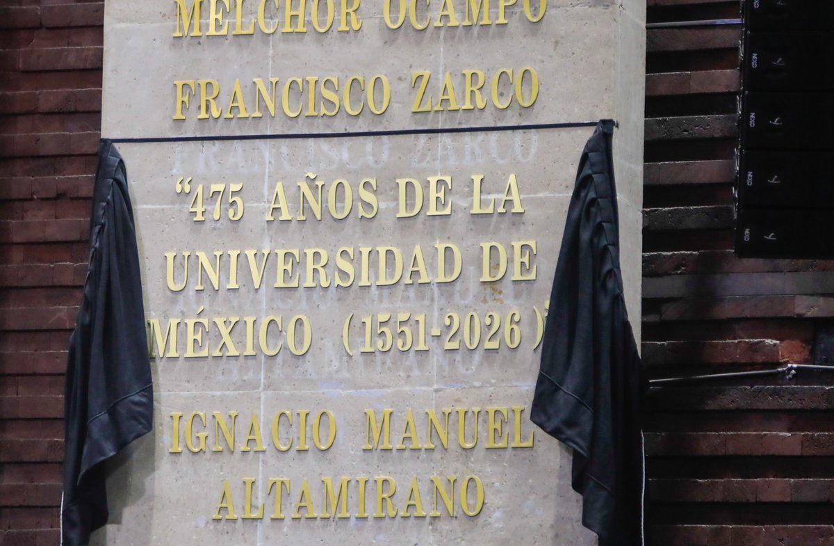 GabyJimenezMX's tweet photo. Seguimos con el trabajo en el Pleno de la Cámara de Diputados, en una sesión que tuvo un momento muy especial para la educación pública de nuestro país.

Develamos la placa conmemorativa por los 475 años de la Universidad de México, una historia que hoy continúa en la UNAM (@UNAM_MX) y de cuyas aulas han surgido generaciones de mujeres y hombres que han aportado a México desde la ciencia, el derecho, la medicina, las humanidades, las artes y muchas otras disciplinas.

Me da mucho orgullo que desde la Cámara nos sumemos a este reconocimiento a una institución que ha sido fundamental en la formación de nuestro país y que sigue abriendo oportunidades para miles de jóvenes.

Seguimos trabajando desde el Pleno con responsabilidad y compromiso con México.

#GabrielaJimenez #CámaraDeDiputados #UNAM #Educación #México