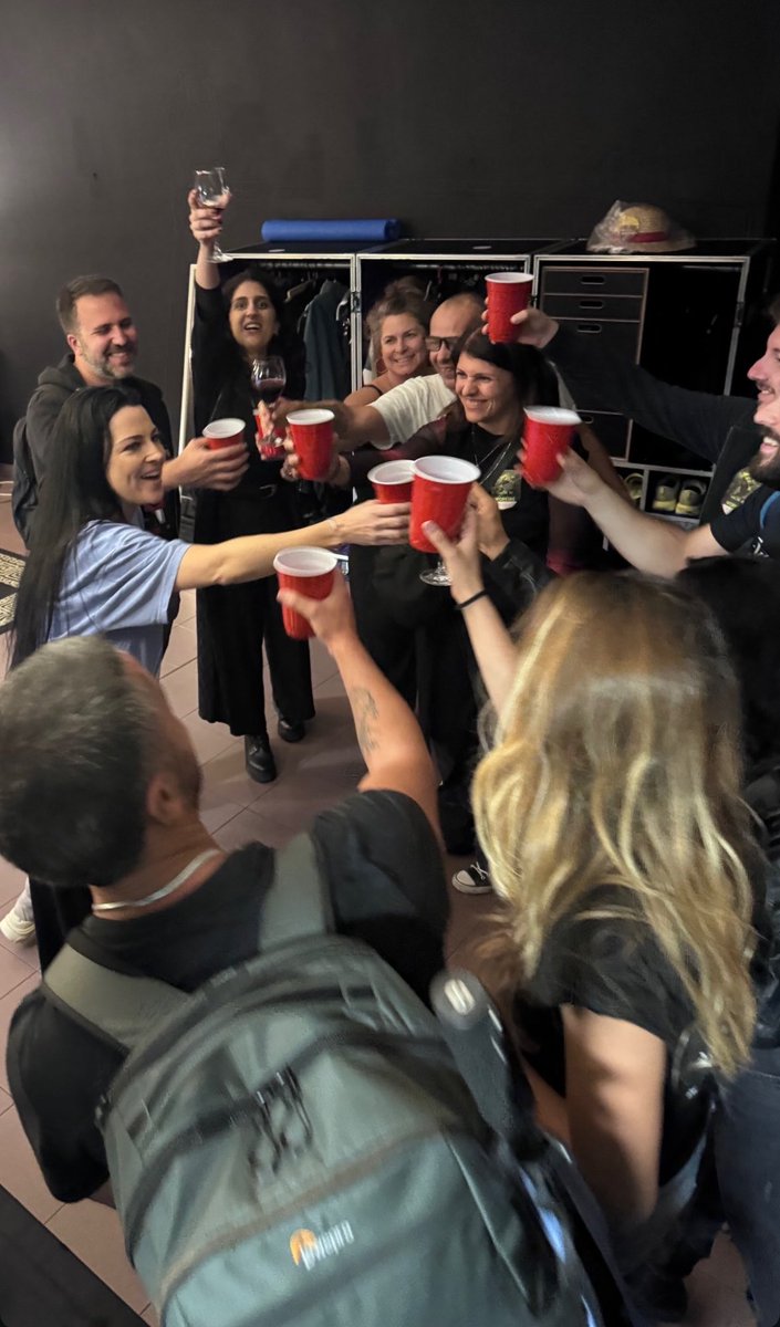 EvaWebsite's tweet photo. We are still recovering from what happened last night, the show was incredible! Thank you so much again @evanescence for sharing all of this love with us ❤️ we will NEVER forget it! https://t.co/nxslmnNj9F
