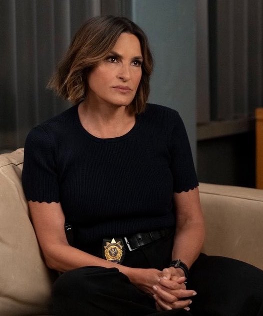 MRISKAHARGITAY's tweet photo. she’s cute af with that bob I wanna put her in my pocket https://t.co/W5S0iAGOeg