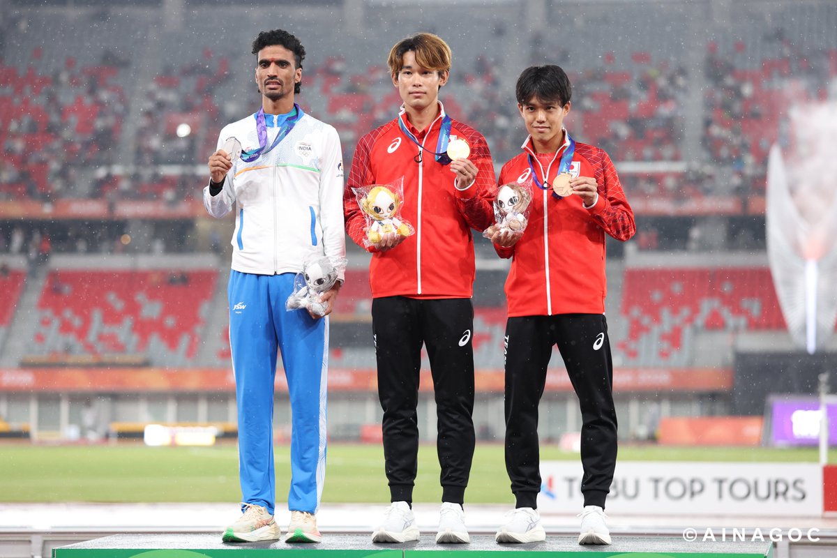 jaaf_official's tweet photo. /／
【#アジア大会】
\＼

✨表彰式✨✨✨✨✨✨
◆男子1500m
1位🥇🇯🇵#飯澤千翔（住友電工）
3分36秒35　※大会新記録
3位🥉🇯🇵#森凪也（Honda）
3分37秒92
✨✨✨✨✨✨✨✨✨

おめでとうございます🙌
応援ありがとうございました🇯🇵

📣選手への応援メッセージ大募集‼️
https://t.co/e50PE5sb8V
✅結果など特設サイトでチェック
https://t.co/NPQIbPc2Bk

#愛知名古屋2026 #TEAMJAPAN #ともに一歩踏み出す勇気を #JAAF #陸上 #IPPO