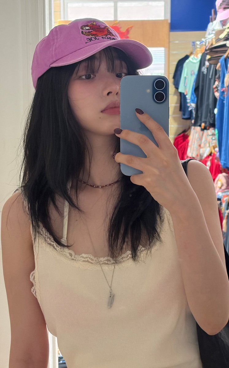 _bluustar's tweet photo. mirror selfies https://t.co/q8oJa8EW4y