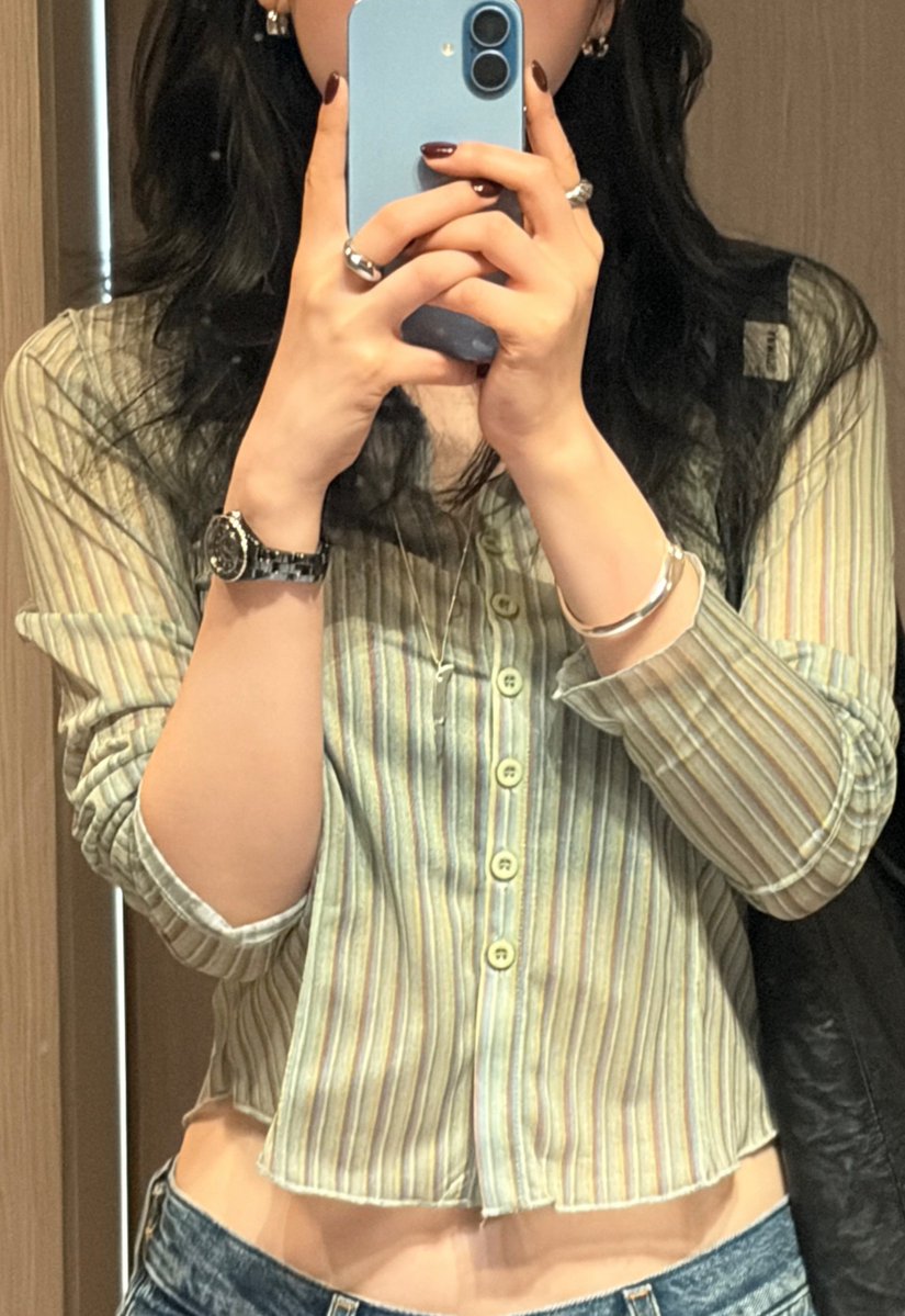 _bluustar's tweet photo. mirror selfies https://t.co/q8oJa8EW4y