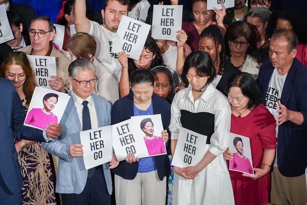 seeking12gates's tweet photo. The Mother of Peace is innocent. INNOCENT!!!

She’s denied all charges. There’s no evidence of the charges. Yet, she was detained and mistreated to the point of being forced into the hospital for 4 months.

LET HER GO!!!

#ReleaseTheMotherOfPeace https://t.co/38F4zvefBs