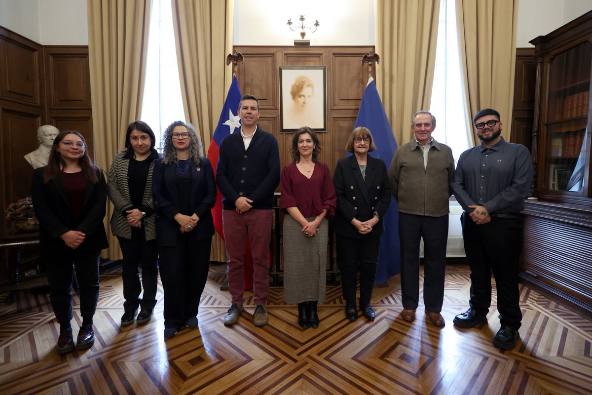 uchile's tweet photo. Casa de Bello crea Consejo Consultivo “Ciudadanía Uchile” para fortalecer la formación cívica, impulsar la convivencia, el aprendizaje y el ejercicio democrático del estudiantado https://t.co/Gbip9ilOek https://t.co/lGouGx1jb6