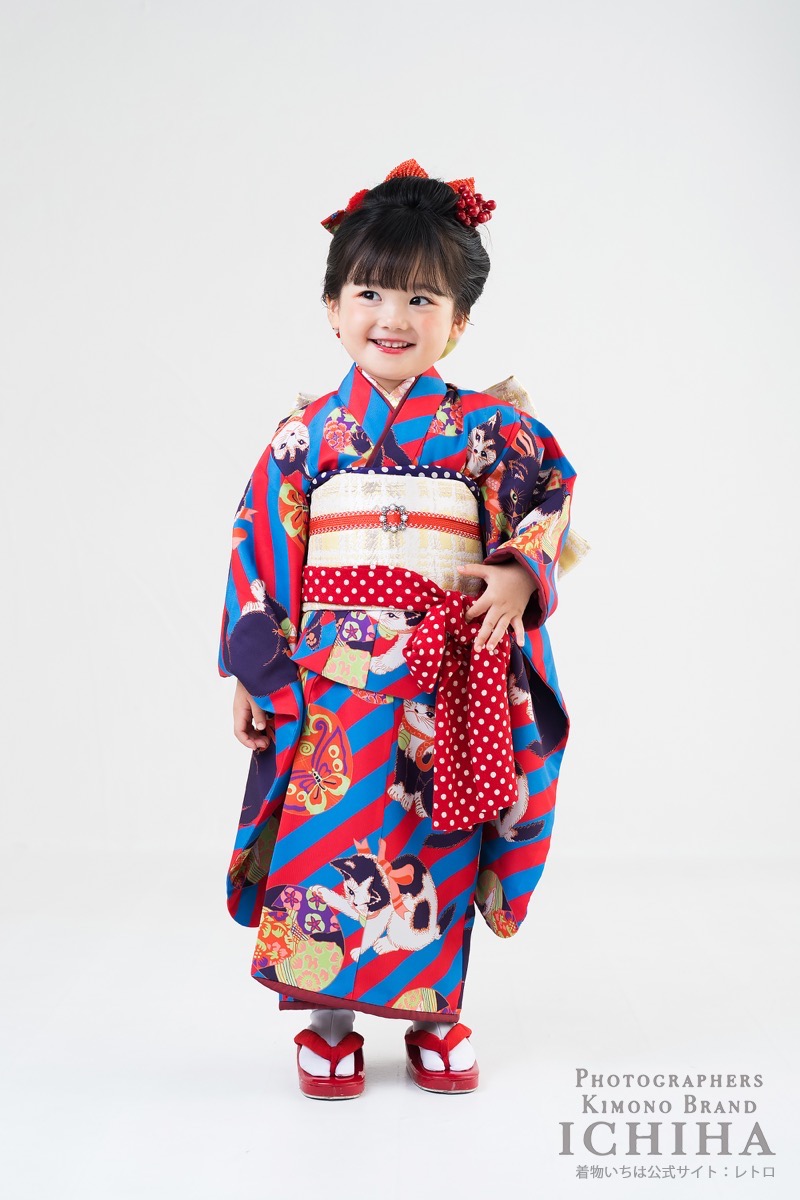 retro_kimono's tweet photo. ちょっと商品開発会議に付き合ってください。
3歳の七五三なら
①被布だけでとことん可愛く
②被布＋帯、両方楽しめる
③被布＋帯＋エプロンまで
どこまでセットなら「これいい！」と思いますか？
作る側はつい全部入れたくなります😂 https://t.co/8JPsEHUdqs