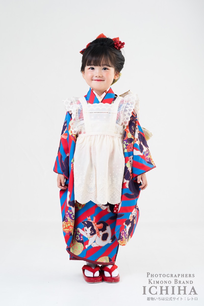 retro_kimono's tweet photo. ちょっと商品開発会議に付き合ってください。
3歳の七五三なら
①被布だけでとことん可愛く
②被布＋帯、両方楽しめる
③被布＋帯＋エプロンまで
どこまでセットなら「これいい！」と思いますか？
作る側はつい全部入れたくなります😂 https://t.co/8JPsEHUdqs