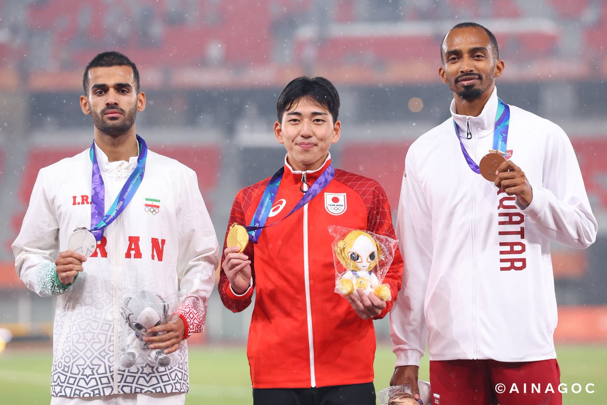 jaaf_official's tweet photo. /／
【#アジア大会】
\＼

✨表彰式✨✨✨✨✨✨
◆男子800m
1位🥇🇯🇵#落合晃（駒澤大学）
1分44秒48　※大会新記録
✨✨✨✨✨✨✨✨✨

おめでとうございます🙌
応援ありがとうございました🇯🇵

📣選手への応援メッセージ大募集‼️
https://t.co/e50PE5sb8V
✅結果など特設サイトでチェック
https://t.co/NPQIbPc2Bk

#愛知名古屋2026 #TEAMJAPAN #ともに一歩踏み出す勇気を #JAAF #陸上