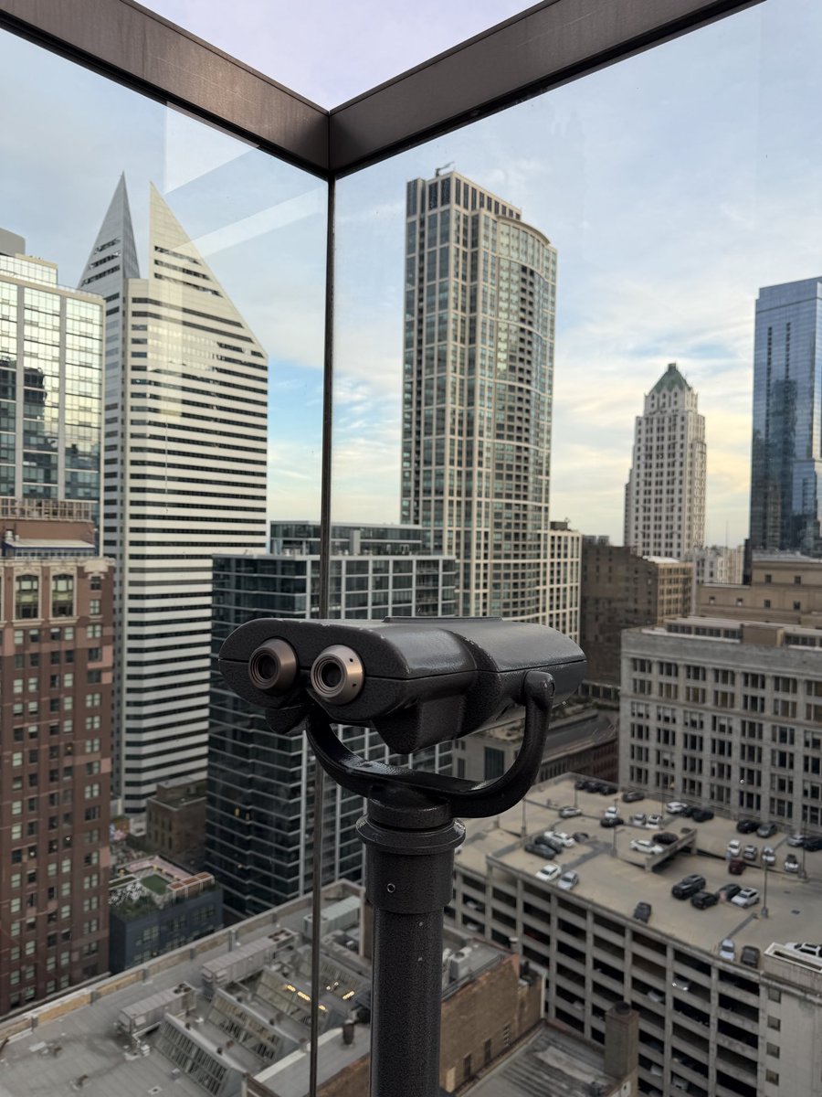 shontellyoga4U's tweet photo. Our Holiday Christmas 🎄🧑🏾🎄🎅🏾Staycation is booked.
#winterwonderland here @ home in #chicago
We’re booked and will be busy this holiday season.
🎅🏾🧑🏾🎄
We can’t wait!
🎄
The views and amenities are priceless.
Near #riverwalk
#tiktok #views https://t.co/VDeLprLnnd