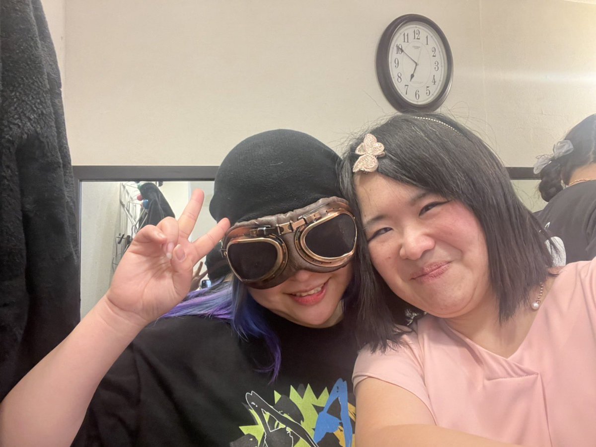 DAIMONKINUKA's tweet photo. 25番手を務めてくださいますのは、、、

西川口メルハーランド様きぬか4周年Memorial
@Meltyheartskanc 

@Sirisoru11 
S-iriso1様
チィーパッパちゃん
@chi_chi_pappa2 

もう出逢い3年！！とにかく優しくて
純粋で心がめちゃくちゃ洗われます！！
一緒にいて安心するチィーパッパちゃんが
ガールズユニット　S-iriso1様で出演してくださいます！！

都内色々な場所で一緒してきたチィーパッパちゃん、3年前のきぬか生誕は退院してから
間も無くに駆けつけて出演してくださり
本当に暖かくて、大好きです🙇‍♀️
体大切にずーっと一緒に音楽をしてね🎵

オリジナル作品を作りながらお仕事もして
オリジナル曲がめちゃくちゃかっこよくて🙇‍♀️
ずーっと耳に残ってくるんよね！！
歌唱力もバリバリに鍛えてるからだと思います🥰

見た目はメガネでわからないけどメガネの中のS-iriso1チィーパッパ様は美人で可愛い！
そしてティンカーベルみたいに優しくて
背中を押してくれるアーティスト様です！！
