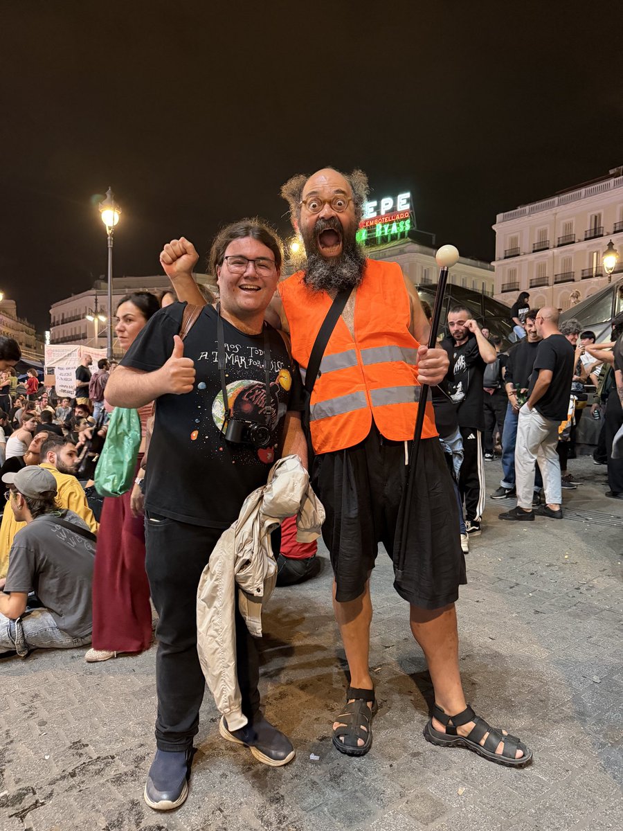 IgnatiusFarray's tweet photo. AQUÍ ESTÁN LOS ANTIFASCISTAS 🔥🤡🤡🔥 https://t.co/F9Q3lD00Jb