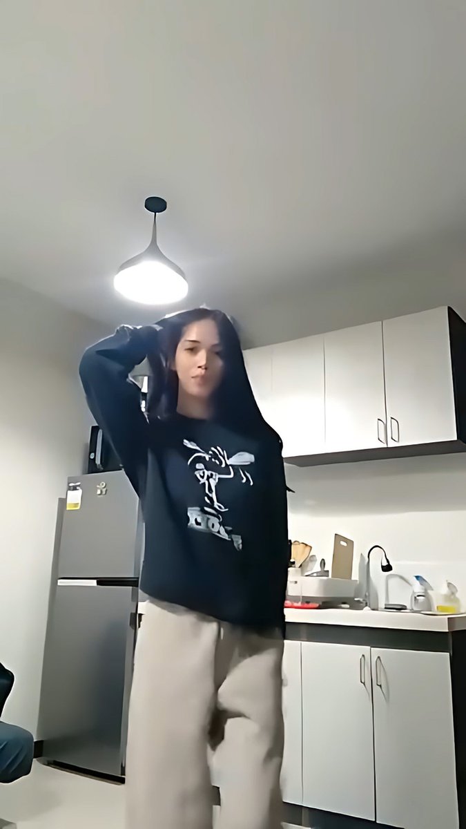 ellyy5gll's tweet photo. Chilling in Cebu 🇵🇭 Ladyboy Dance https://t.co/shf72o57WS via @YouTube https://t.co/J8uBMZW21u