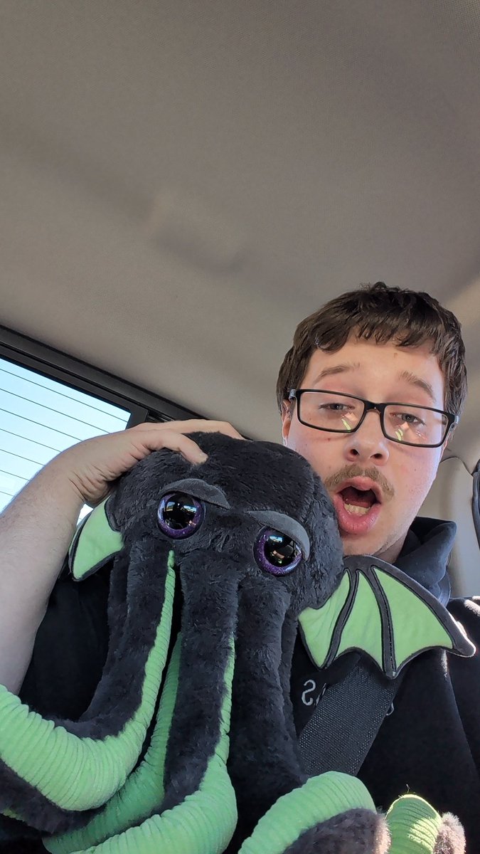 vampbuffet's tweet photo. Did I show you guys my baby cthulu?  I got him the other day when I was rlly sad and fked up 😭 https://t.co/DQDXRcCjC5
