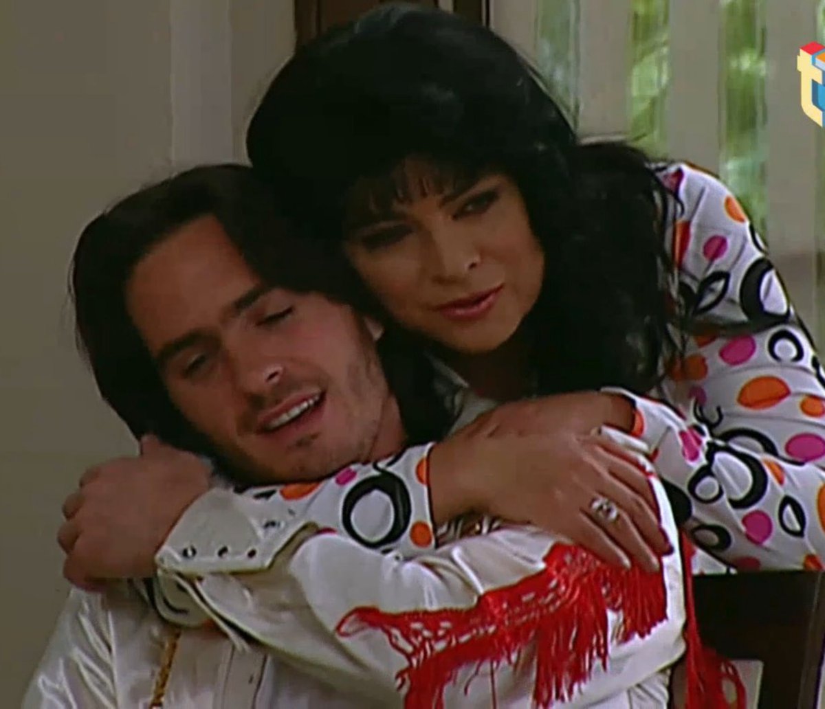 Marianel56's tweet photo. @mixh_il @victoriaruffo31 😍🥰 son toda ternura y amor #VicToria y Jerónimo https://t.co/kG5lTeemuk
