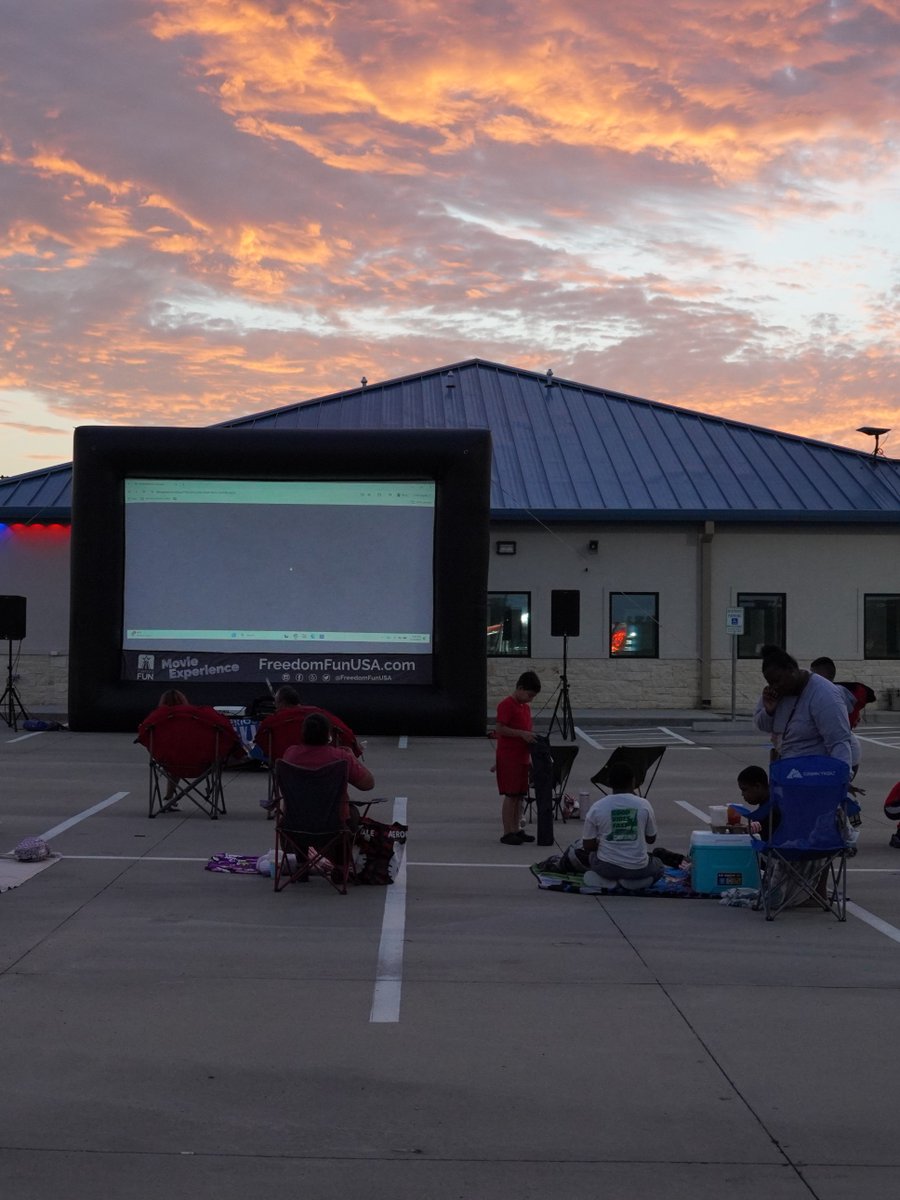 ColonyRidgeTX's tweet photo. WHO IS READY FOR MOVIE NIGHT THIS SATURDAY?!?! 🍿 🎬 🎞️ 🎥 

Are you wondering what movie we will be playing?! Give us your best guess in the comments and we will let you know if your guess is right! 👀

#movienight #movies #communityevents #events #ColonyRidge #ClevelandTX #Texas #Fallmovie #outdoormovienight #filmlovers