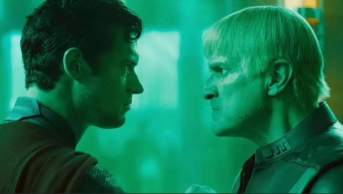 GENESISxvy's tweet photo. This scene hits a little harder now. Guy's predecessor was disgraced after botching an alien invader incident,damn right he's going to take that message from the Els seriously. https://t.co/HxyxcKBKH5
