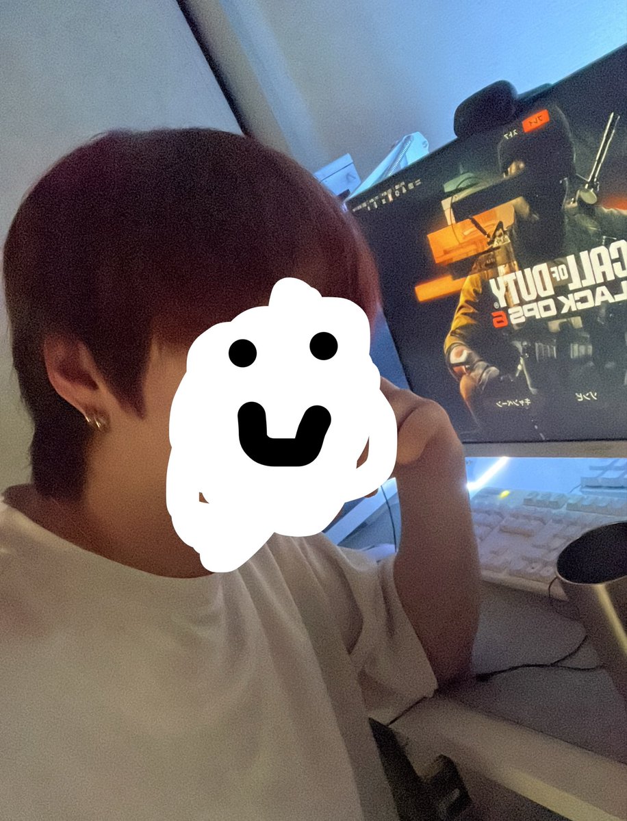 NOAvrc_'s tweet photo. 最近早起き
2時間cod8して会社行く！ https://t.co/v7MpK1UAMs
