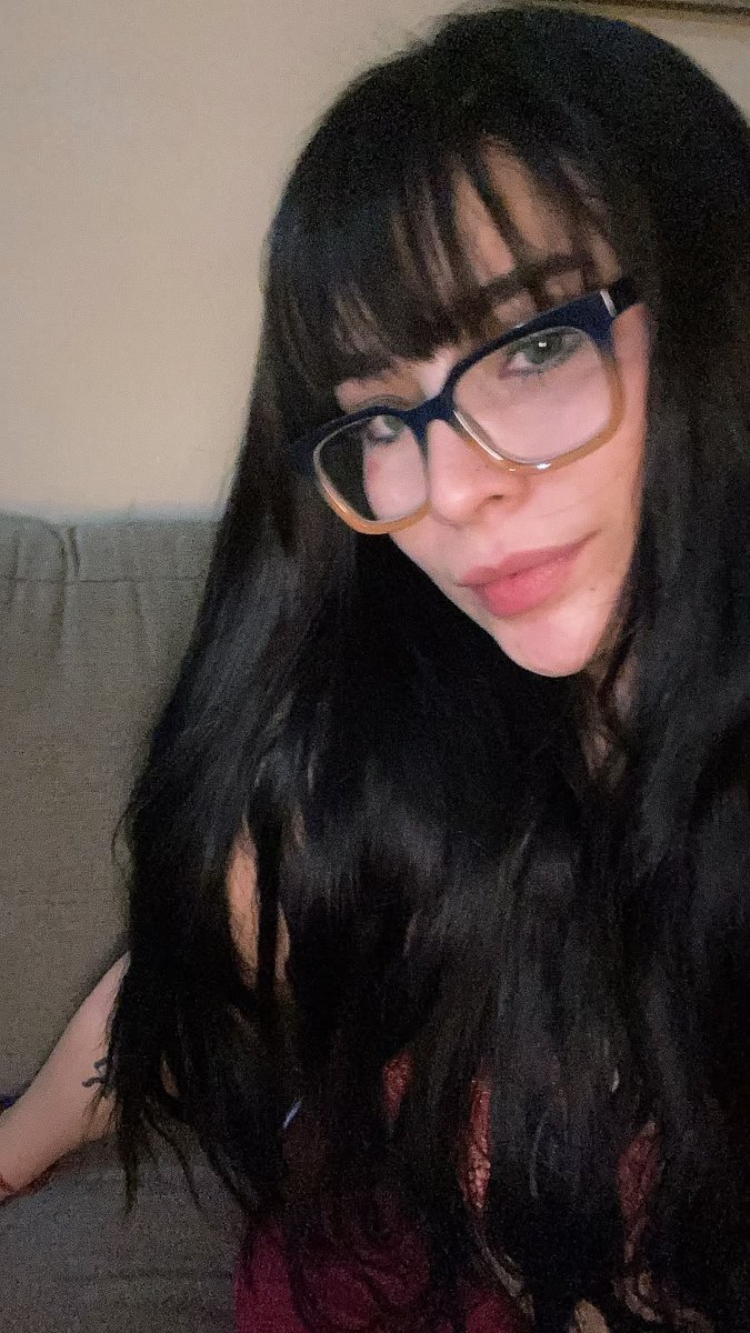 johanalug20's tweet photo. Si así me miro imagínate si me los echas en la carita 😊 https://t.co/8fZUfvsyCq