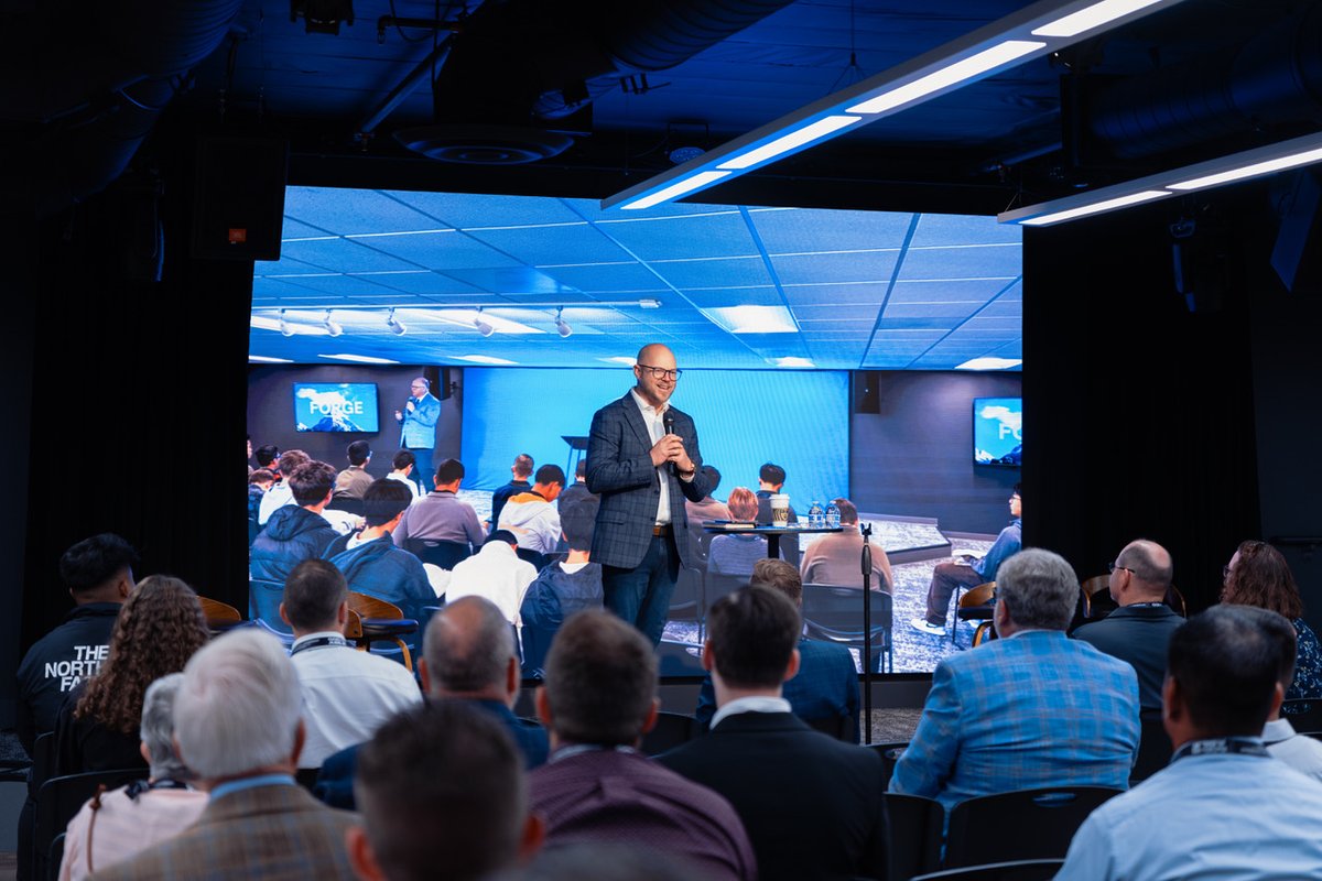 PaulChappell's tweet photo. Sessions across campus today on church leadership, discipleship, missions, counseling, theology, outreach, Christian education, church music, and more. All will be available for download at https://t.co/2T3akh5M8H after the conference. #GodIsAble #SLC26 https://t.co/82bAIpc72r