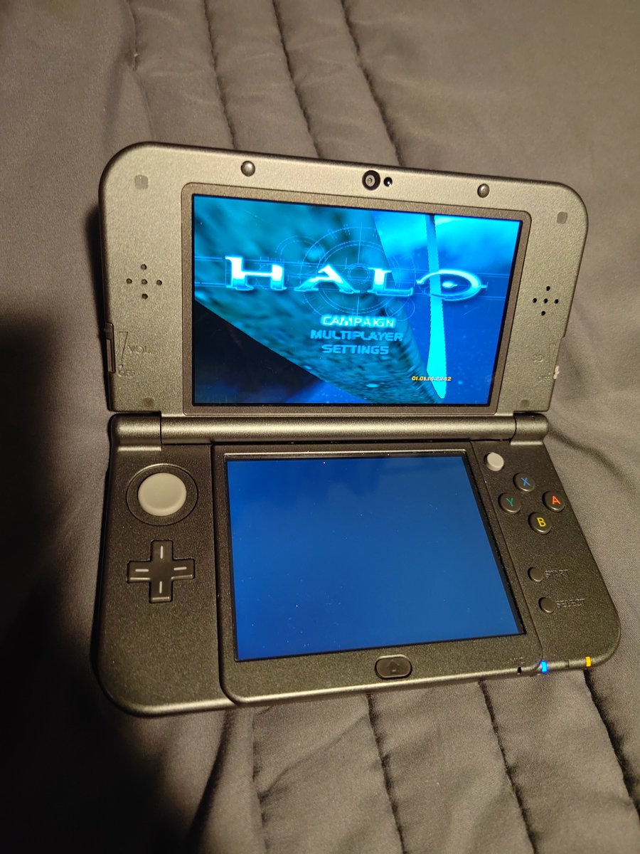 Generalkidd's tweet photo. Lot of cool projects from the Halo CE decomp! So here's Halo CE on the New Nintendo 3DS! Lot of tradeoffs but it works better than I expected! #Halo 

✅ Campaign
✅ Local MP
✅ 3D support
✅ Sound
✅ 2nd screen usage
🟨 Performance 20-30fps
🟥 Online MP
🟥 Lots of bugs still https://t.co/hugTXQUjDk