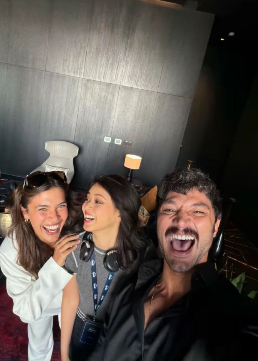 nnn_whyme's tweet photo. Can we move the set from Urfa to Riyadh for a few days ?!🥺 I don’t want this content to end 😭😭😭😭😭
They’re so adorable 😭🤍🤍🤍🤍🤍
#ildam #yilser #halef https://t.co/M4fUlhlJNL