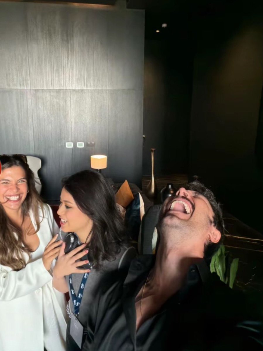 nnn_whyme's tweet photo. Can we move the set from Urfa to Riyadh for a few days ?!🥺 I don’t want this content to end 😭😭😭😭😭
They’re so adorable 😭🤍🤍🤍🤍🤍
#ildam #yilser #halef https://t.co/M4fUlhlJNL