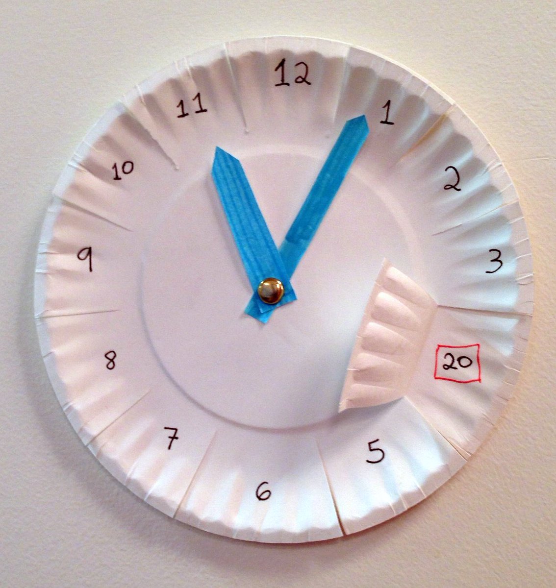 Juice_Blank's tweet photo. @RX931 #TheMorningRush #ProductOfTheirTime
Gulat ako na maraming bata ngayon na hindi marunong bumasa ng analog na relo, mag project kami ng paper plate clock para mag practice magbasa ng oras.. https://t.co/765SR0zydX