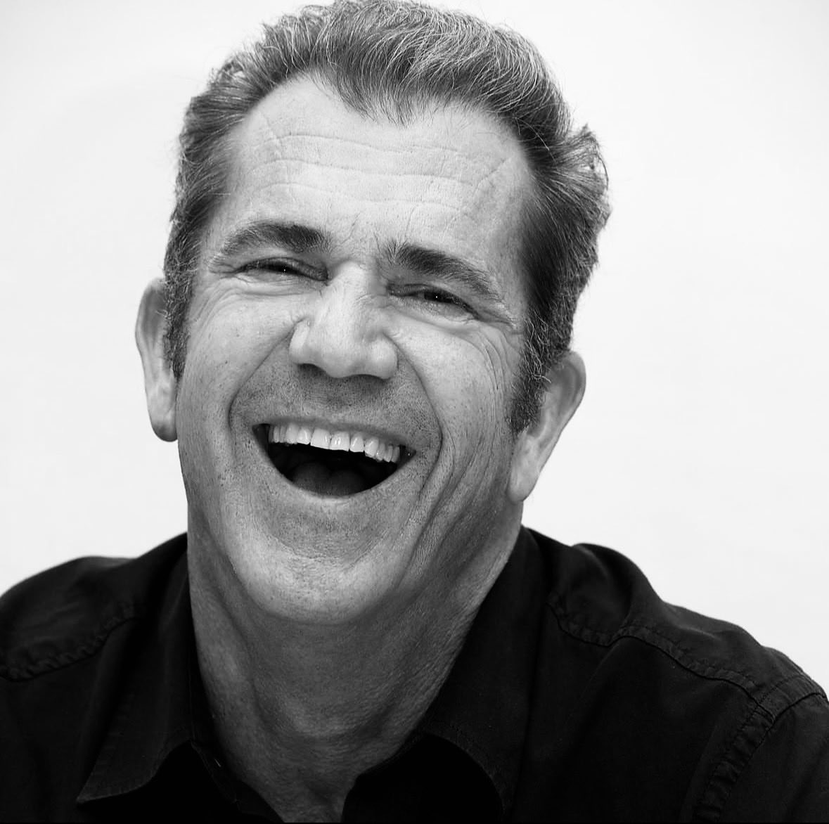 MelGibsonTeam's tweet photo. Mel Gibson:You don’t need a perfect life to have a joyful heart Sometimes happiness begins with simply choosing to smile. ❤️😊

So laugh a little louder, smile a little wider, and live a little lighter. Life is happening now. 🌸✨ https://t.co/UTgSlpYoXe