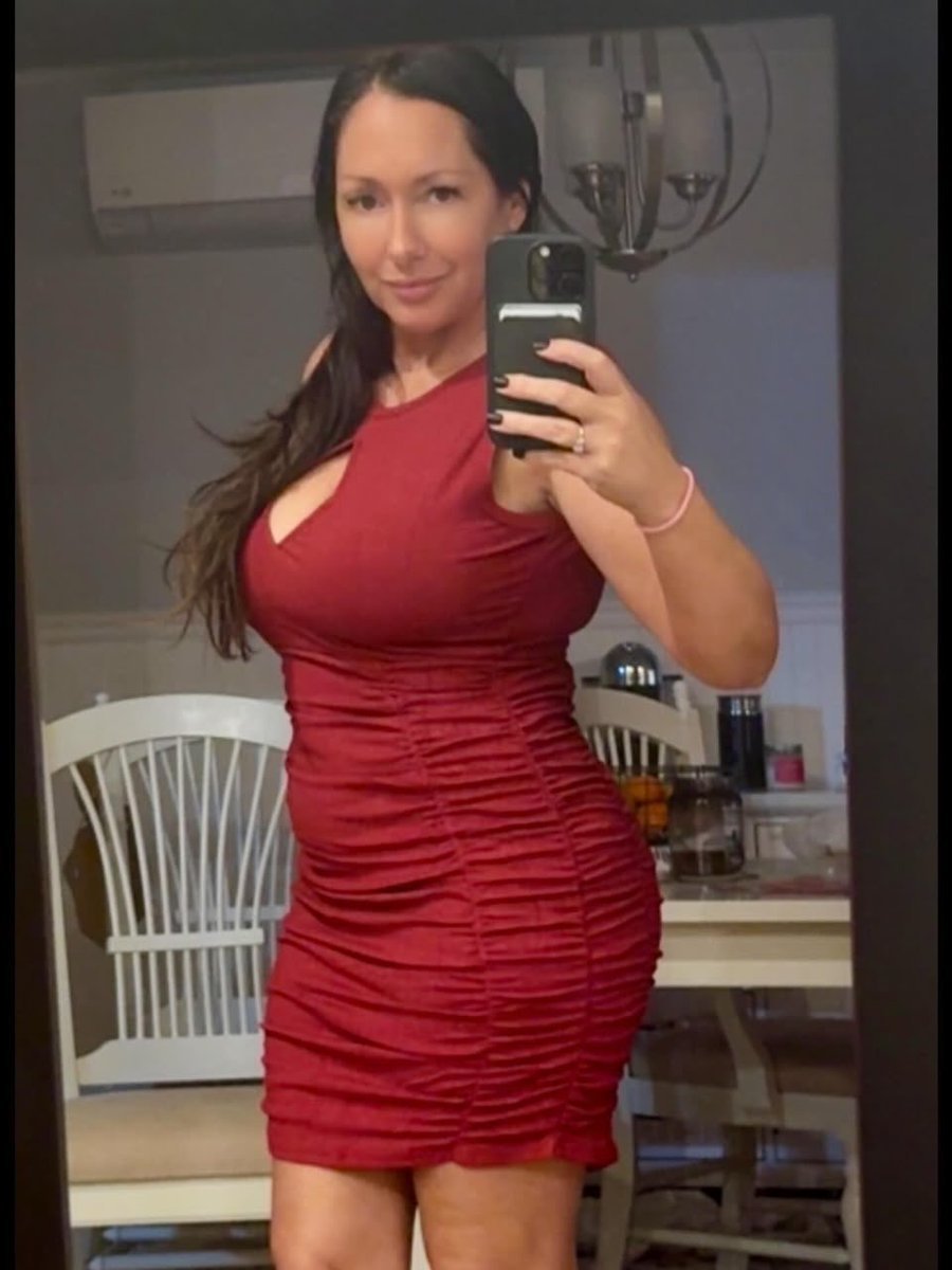 AnnaWadezlbe's tweet photo. How do I look in the mirror https://t.co/5WRw92xdY7