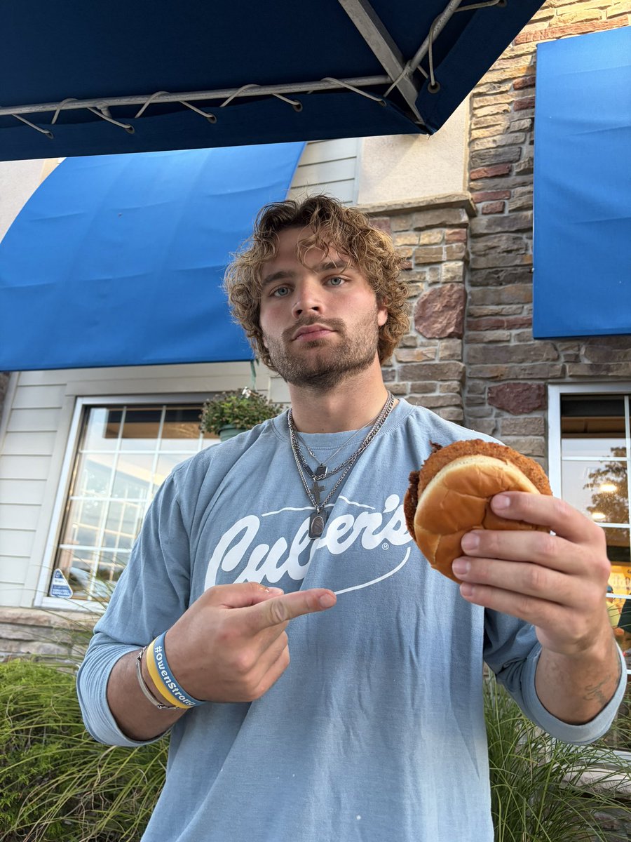 AdenDennis9's tweet photo. Go get you a Curderburger @culvers @Redrhino8269 #bestthingever https://t.co/WTIhowXin5