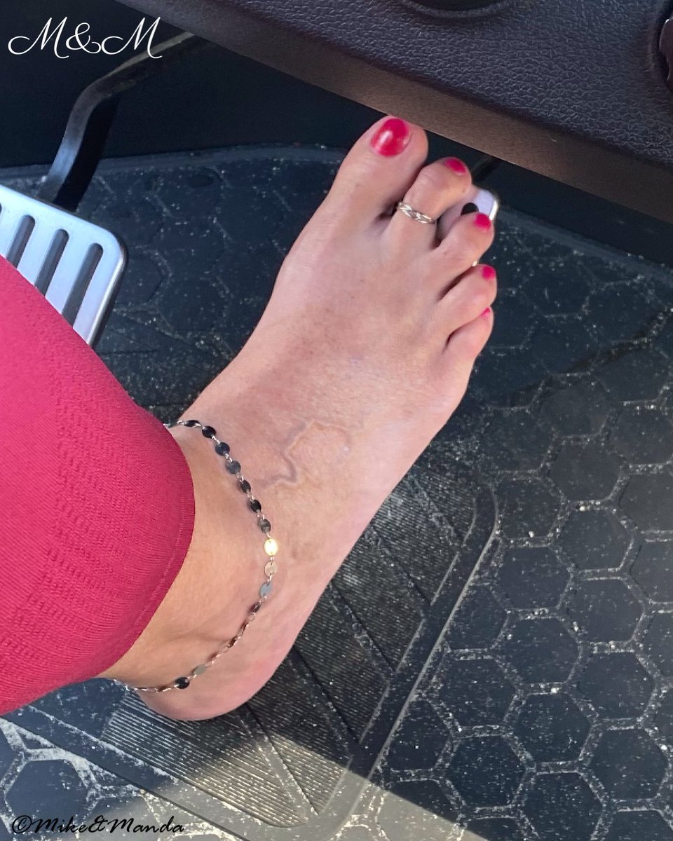 Mike_n_Manda's tweet photo. Just carting around. Who else lives in a golf cart friendly town? 

#Toes #feet #Feetfetish #feetworshi̇p #golfcarts

https://t.co/iGtVPOuUq4 https://t.co/n2eNoLIZkS