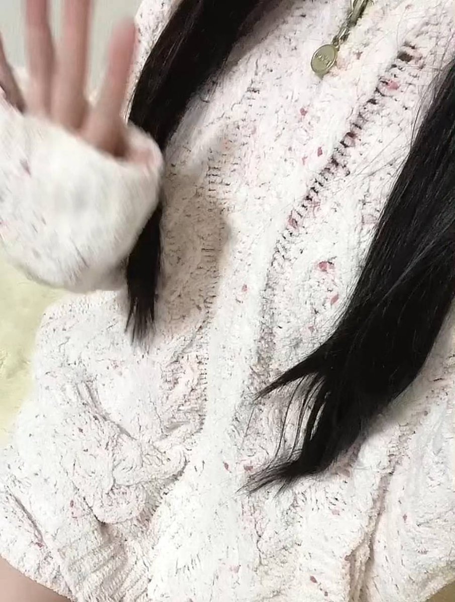 41mi_711y's tweet photo. 少しさむいからモコモコ着てる💓💓💓
秋らしくなってきたよね🥰🥰
おはよ!! https://t.co/JYuyeKJLlO