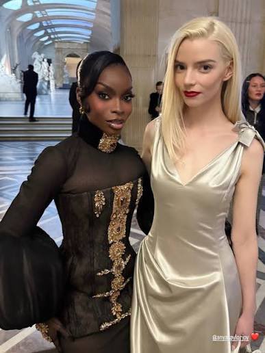 itsamina_bih's tweet photo. SHOUTOUT TO PARIS 🇫🇷

OLANDRIA AT PFW SS27  #OlandriaxPFWSS27 https://t.co/Ml4JoiNHEi