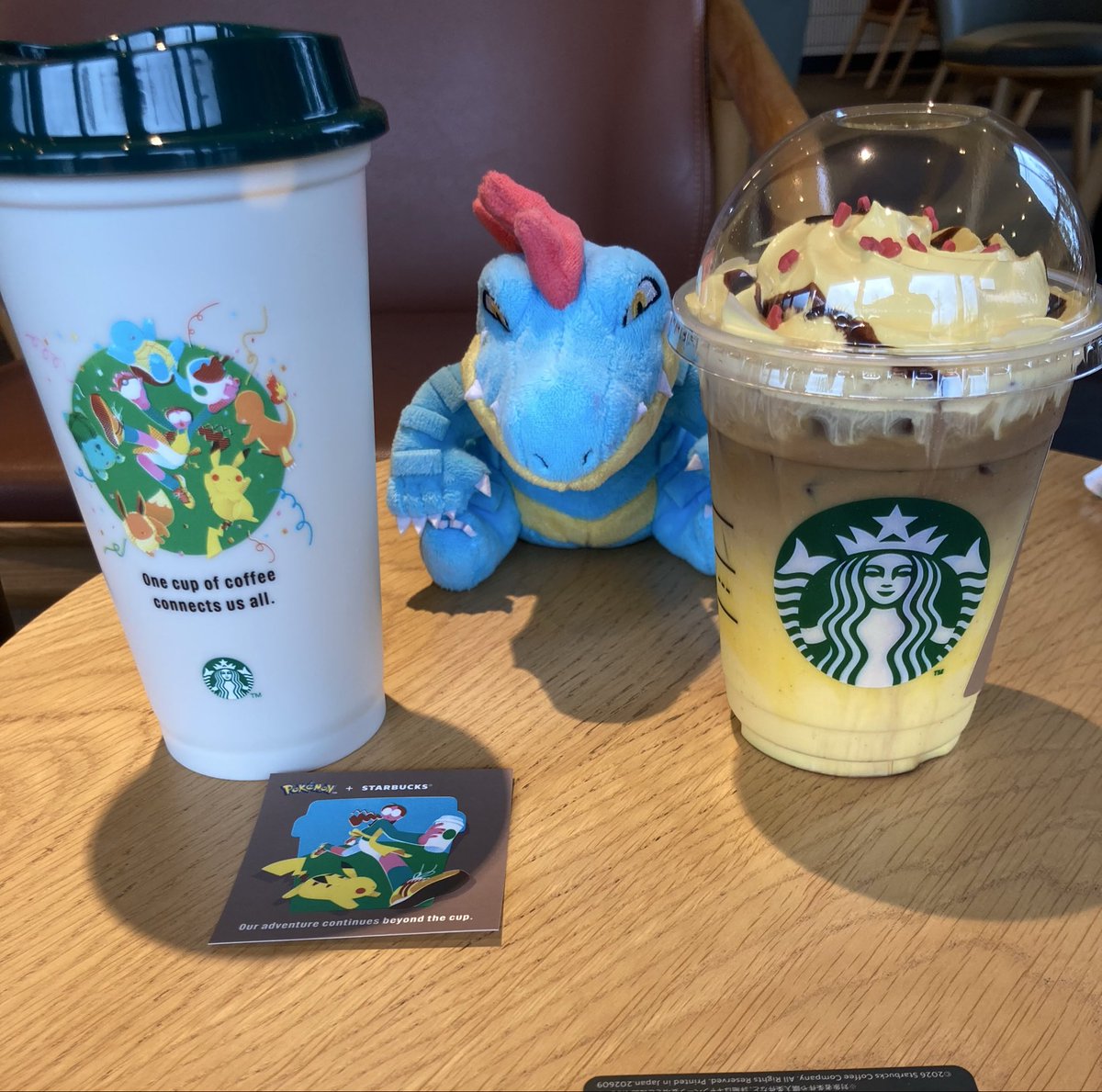 YO68yrm's tweet photo. ポケモン×スタバということでピカチュウのラテ☝️

甘苦くて美味しいですな😎
店頭販売のカップもゲット出来て幸せですわ😂 https://t.co/pbnt91zXSx