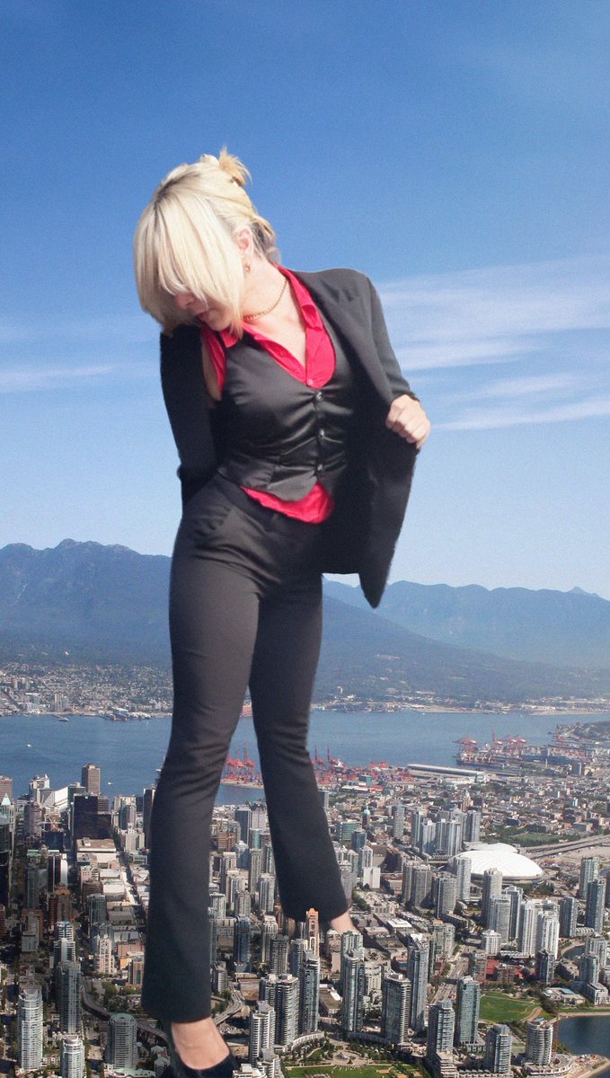 dochampsgts's tweet photo. Business is booming as @shroombie is now in the giantess business https://t.co/9133RtLkuU
