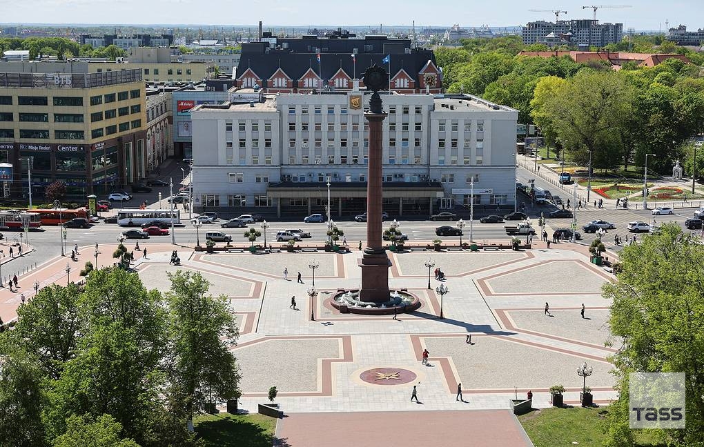 tassagency_en's tweet photo. Russia is prepared to use all means, including nuclear weapons, to defend the Kaliningrad Region from isolation, the Russian Embassy in Ireland said in a statement:
https://t.co/gIknWQo8Iy https://t.co/ZaNcgDKM8S
