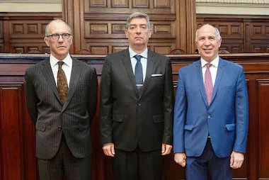 ayediazzzzzz's tweet photo. SE LA TENÍAN GUARDADITA EH, ANOTEN: Horacio Rosatti, Ricardo Lorenzetti y Carlos Rosenkrantz.
Una bronca, la democracia un chiste. https://t.co/fnzZrr7DeX