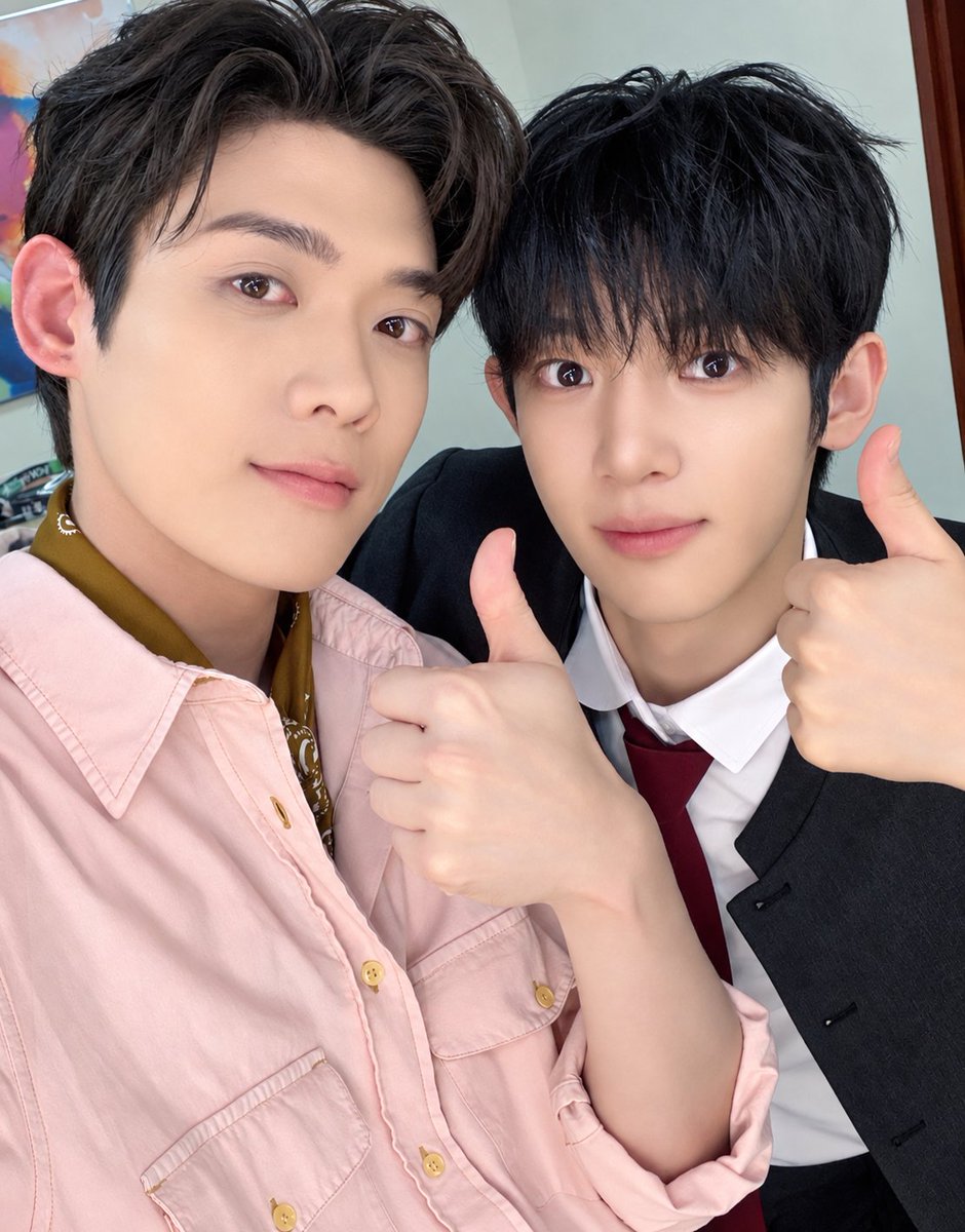 loveday0318's tweet photo. 윤식아시우야파리패션위크잘다녀와
#YOONSIK_SIWOO_PFWSS27
YOONSIK SIWOO Pour Toujours https://t.co/9E99ovIQtY