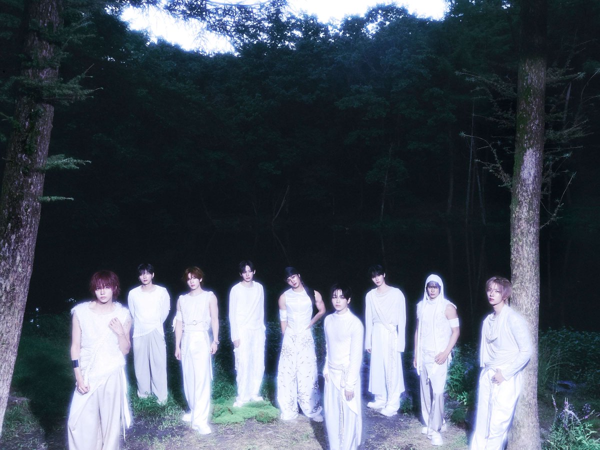 kbsworld_enter's tweet photo. 'D-DAY' 크래비티, 오늘(30일) 미니 9집 'sonorous' 발매...타이틀곡 'LOUDER'로 더 큰 울림

오늘(30일) 신보 '소노로스' 발매...타이틀곡 '라우더' 새로운 음악+퍼포먼스 기대

크래비티, 성장 넘어 '공명'...오늘(30일) 신보 '소노로스' 발매

[사진= 스타쉽엔터테인먼트]

#크래비티 #CRAVITY https://t.co/XTHZ4RZ6Rb