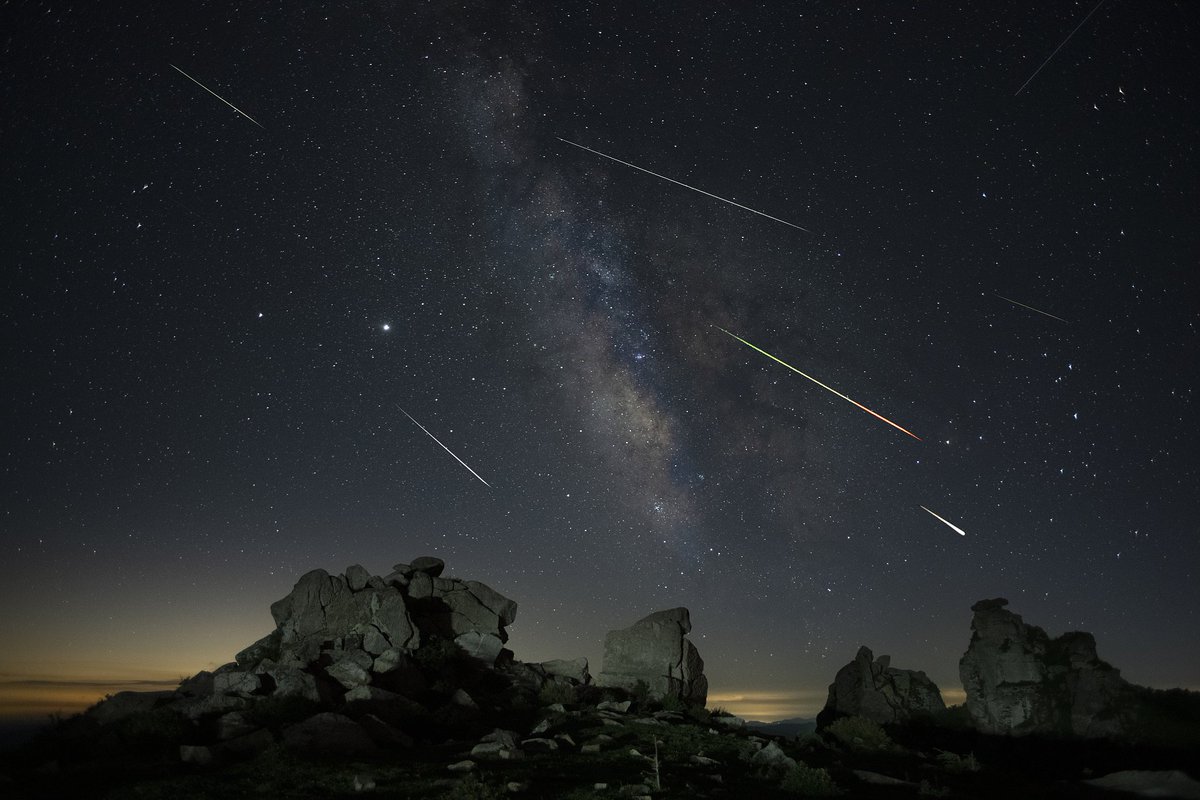 its_wandamar_62's tweet photo. A meteor blazes across the sky, its trail shrouding a secret deep in the flooded valley. https://t.co/2ISFbQnTgZ