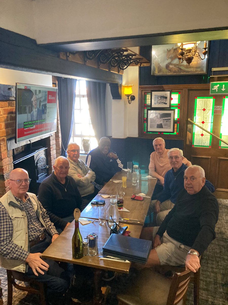 WolvesFPA's tweet photo. 💛 Another great meet-up for our latest social lunch at  @thefoxatshipley.

From left, Toby Anderson (physio), Barry Powell, Gerry Taylor, Bob Hazell, Mel Eves, John Richards, Geoff Palmer. https://t.co/f04ADfMsPd