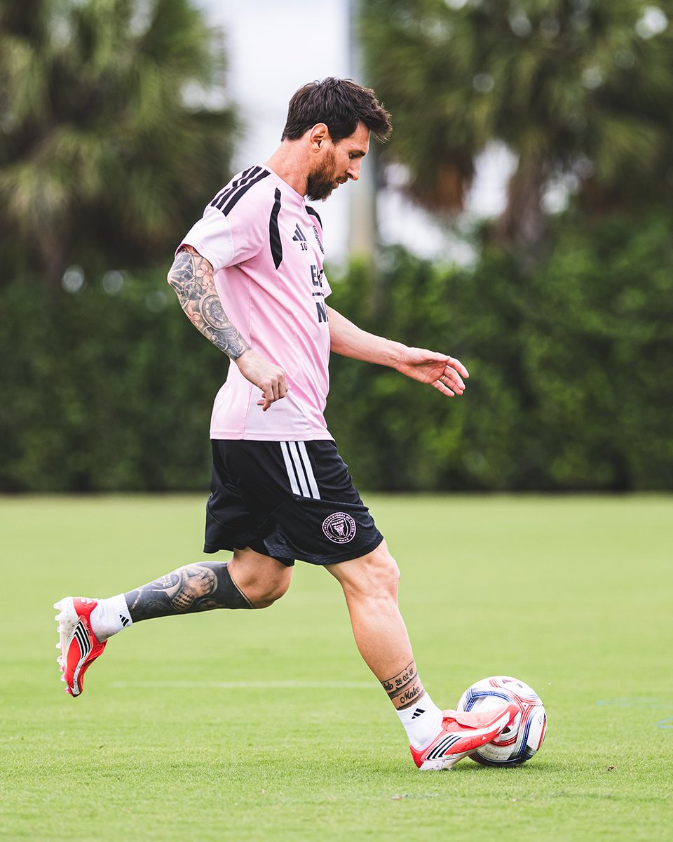 InterMiamiCF's tweet photo. Focused on the work 👊 https://t.co/ZrSftJkc9Z