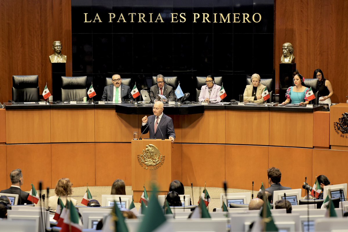 rosaicela_'s tweet photo. En representación de la Presidenta @Claudiashein, acudimos al @senadomexicano a la sesión solemne con el alto comisionado de las Naciones Unidas para los Refugiados, @BarhamSalih. Agradecemos a @ACNUR_es el trabajo conjunto con el @GobiernoMX para garantizar que quienes necesitan refugio reciban una atención integral. 🇲🇽 @higinio_mtz @ONU_es @AcnurMexico @veronicacamino @JuanitaGuerra_M @jc_ramirezmarin @ariastrevilla @MarkoCortes @amaliagarciamx @BEliFiescoDiaz @arturomedinap @xade_mm @comar_sg @SEGOB_mx