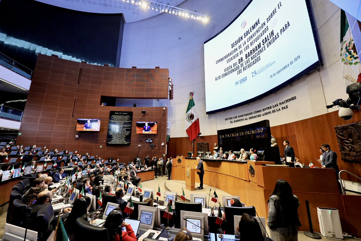 rosaicela_'s tweet photo. En representación de la Presidenta @Claudiashein, acudimos al @senadomexicano a la sesión solemne con el alto comisionado de las Naciones Unidas para los Refugiados, @BarhamSalih. Agradecemos a @ACNUR_es el trabajo conjunto con el @GobiernoMX para garantizar que quienes necesitan refugio reciban una atención integral. 🇲🇽 @higinio_mtz @ONU_es @AcnurMexico @veronicacamino @JuanitaGuerra_M @jc_ramirezmarin @ariastrevilla @MarkoCortes @amaliagarciamx @BEliFiescoDiaz @arturomedinap @xade_mm @comar_sg @SEGOB_mx