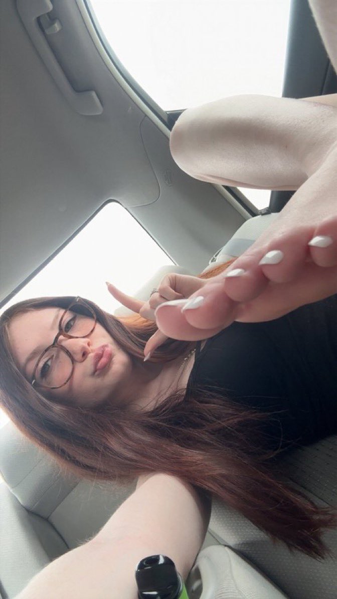 spoiilelena44's tweet photo. Let me Humiliate and take control of ur beta brain.

Dm me for a Video call or Snap session.

Footworship , Tease , Joi , Sph , Cei , Cuckolding and Humiliation.

Findom Feet Femdom Walletdrain Camsession Bnwo Paypig Footsub Sissy Nsfw Nsfwtwt https://t.co/DyqbDg83Yh