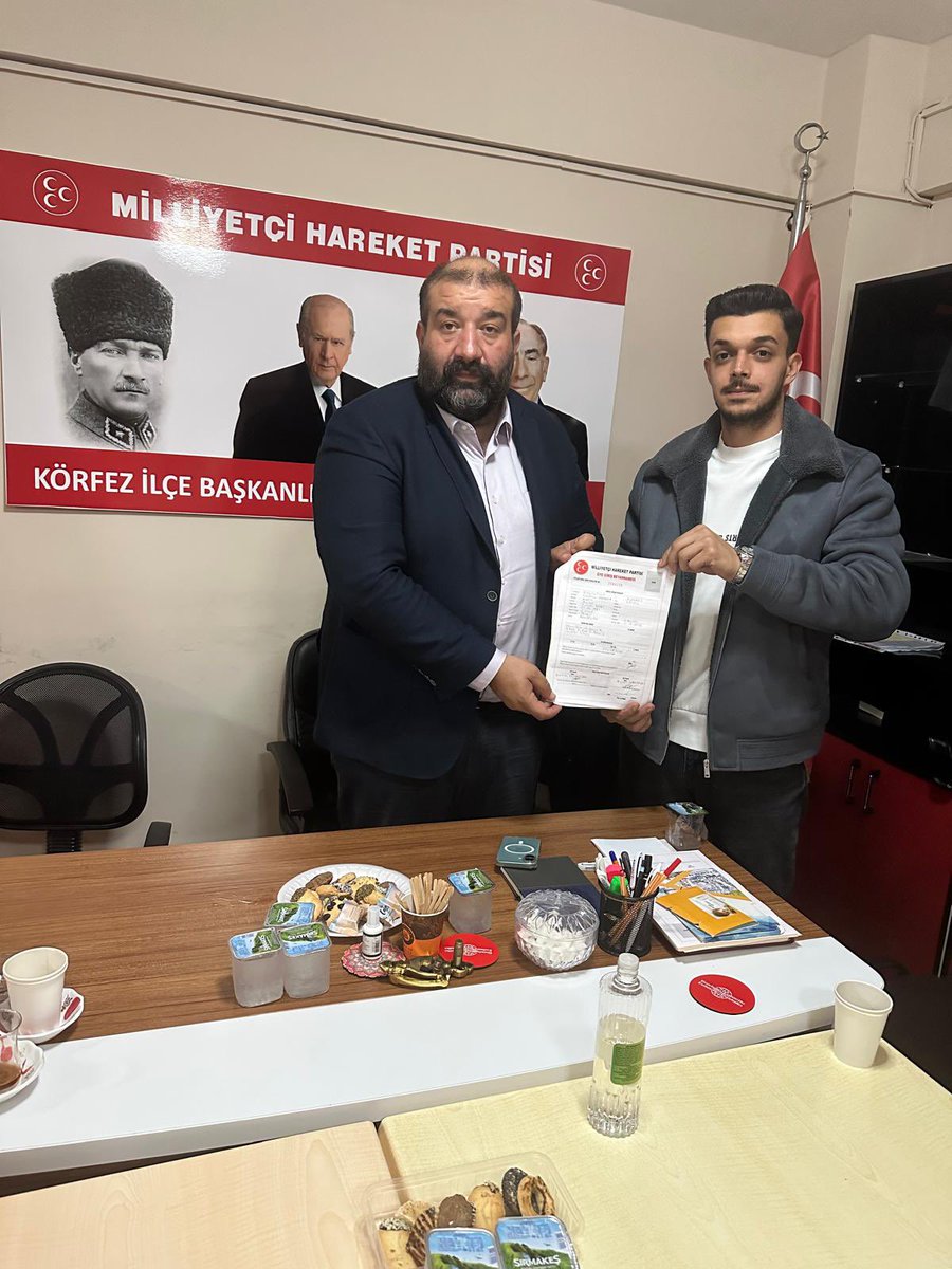 doganbekiroglu's tweet photo. Partimize yeni üyeler kazandıran Aşağı Hereke Bölge Başkanımıza teşekkür ederim. @MHP_Bilgi https://t.co/Xm05LZBdRY